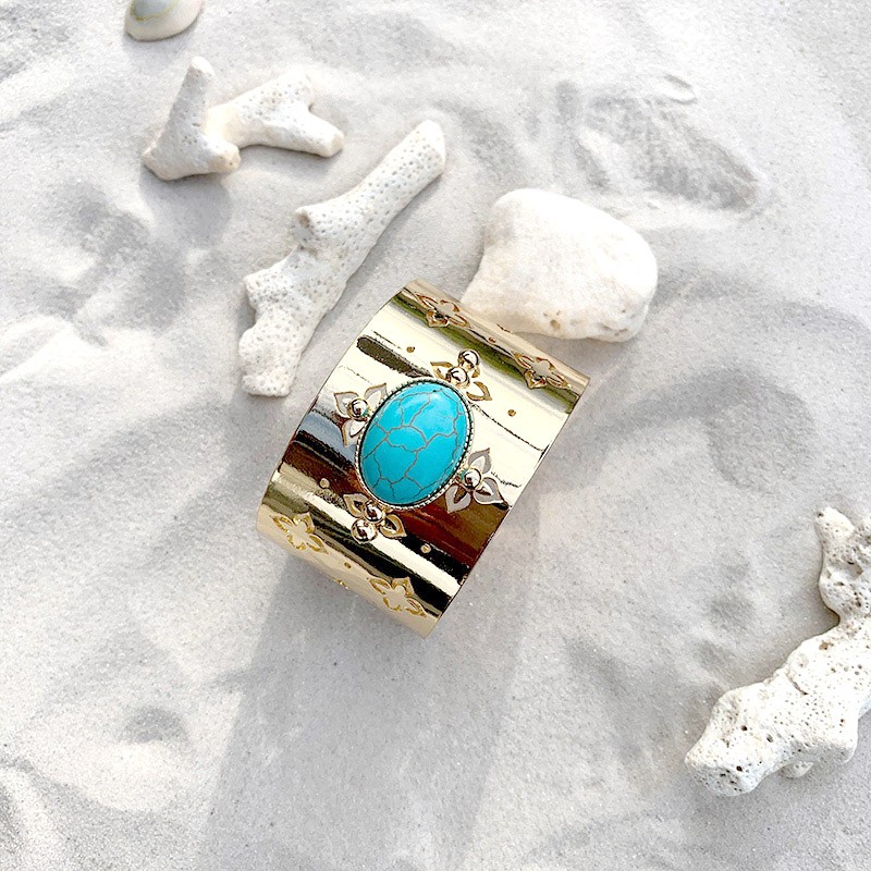 Bracelet manchette dorée avec turquoise véritable