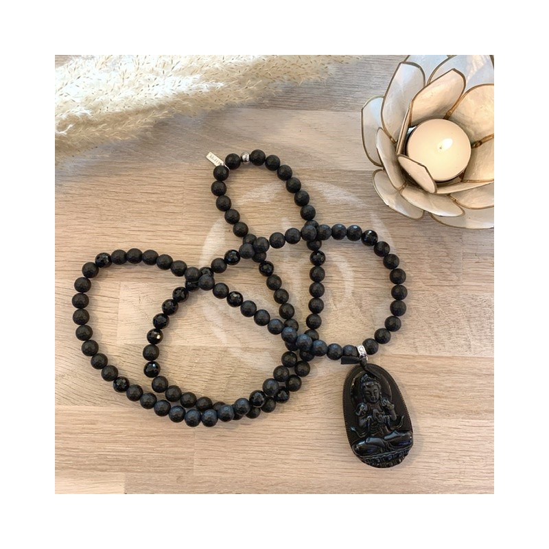 Malà noir avec déesse