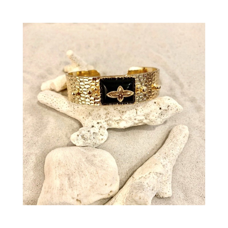 Manchette martelée dorée avec agate